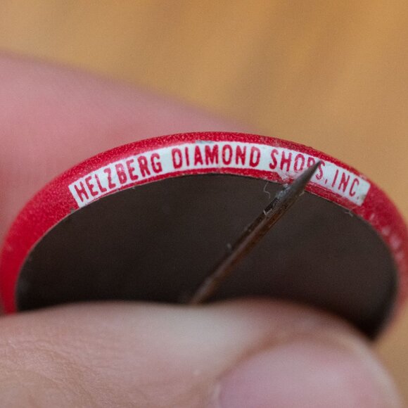 Vintage 60s "I am Loved" Helzberg Diamond Shops Inc. Lapel Round 1" Pin - Picture 5 of 6